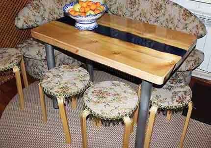 кухонный стол из слэба кедра