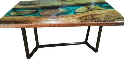 Большой стол из слэба дуба с эпоксидной рекой